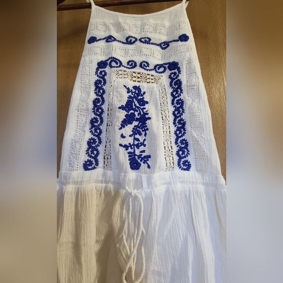 NWT Gianni Bini Embroidered Swim Cover-up Size Small - Picture 4 of 5